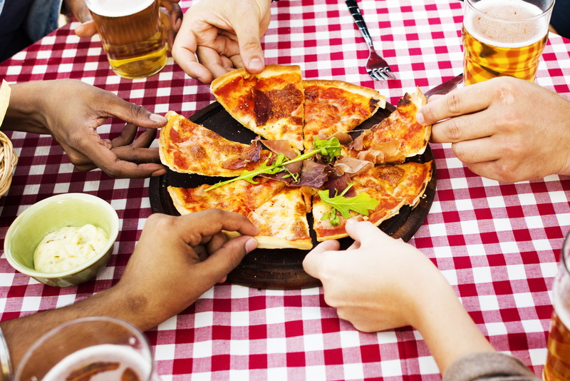 tasty, eat, group of people, plate, friends, tablecloth, diversity, pizza, grab, checked pattern, dinner, adult, party, togetherness, restaurant, picnic