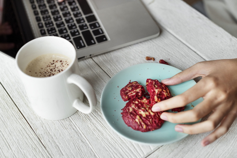 beverage, computer, food and drink, cup, connection, food, lifestyle, keyboard, office, wireless technology, mug, refreshment, social network, hot drink