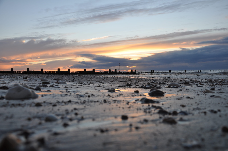 nature, 4K, idyllic, water, tranquil scene, sand, rocks, beauty in nature, architecture, city, norfolk, sunset, clouds, beach, cloud - sky, built structure