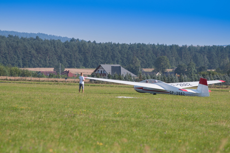 growth, mode of transportation, glider, travel, field, flight, beauty in nature, nature, recreation, wings, dom, 2K, tree, swietokrzyskie, plant, real people