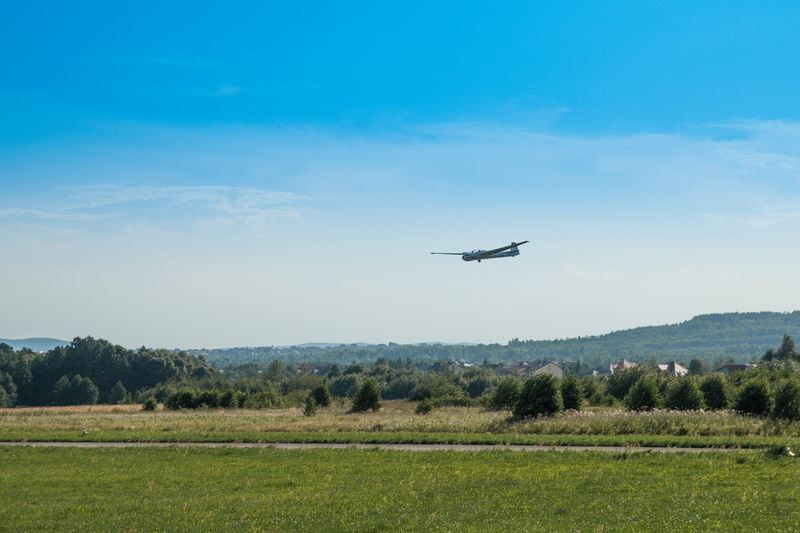 airfare, blue, beauty in nature, airplane, landing, cloud - sky, speed, land, sky, plane, travel, fly, glider, landscape, scenics - nature, dom, swietokrzyskie