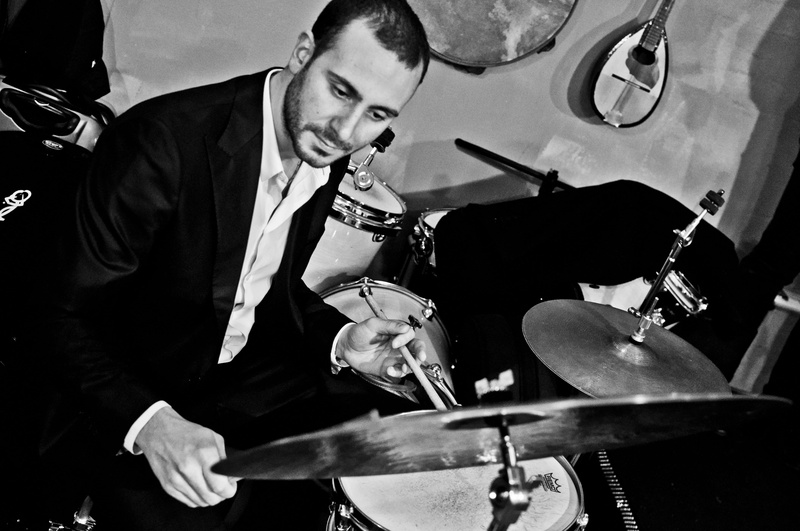 nikon d90, artist, occupation, musical equipment, performance, indoors, nikon, collection, playing, musical instrument, young men, front view, musician