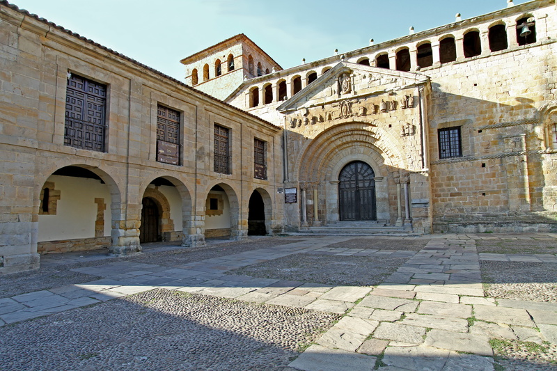 saint juliana, spain, cantabria, outdoors, day, architecture, abbey, europe, exterior, church, patio, santillana del mar, landmark, monastery, building