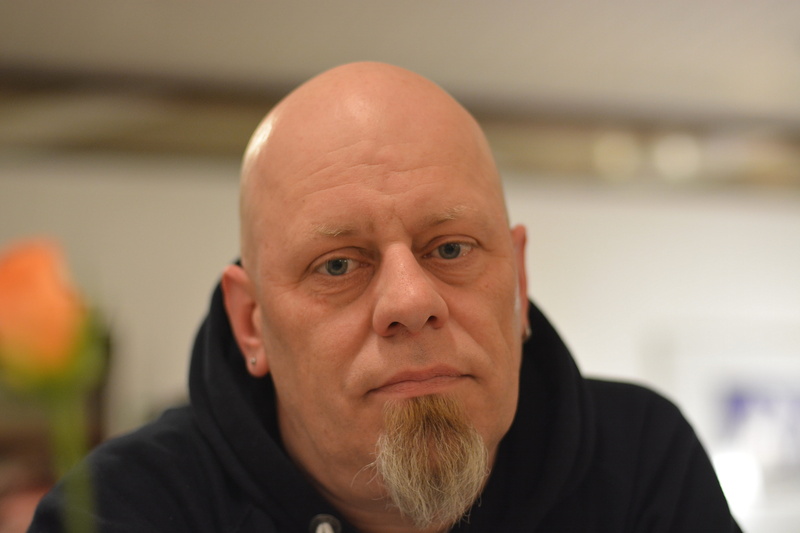 Head, only men, males, male, adult, Portrait, adults only, close, Man, indoors, pullover, contemplation, beard, one person, focus on foreground, human
