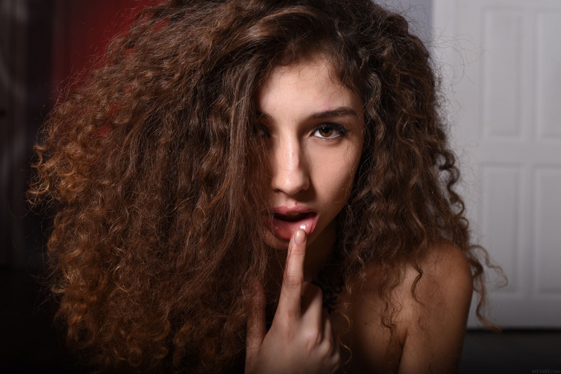 human hair, beautiful woman, beautiful people, curly hair, shadow, hairstyle, model, portrait, one person, headshot, brown eyes, 1080P, young adult, women
