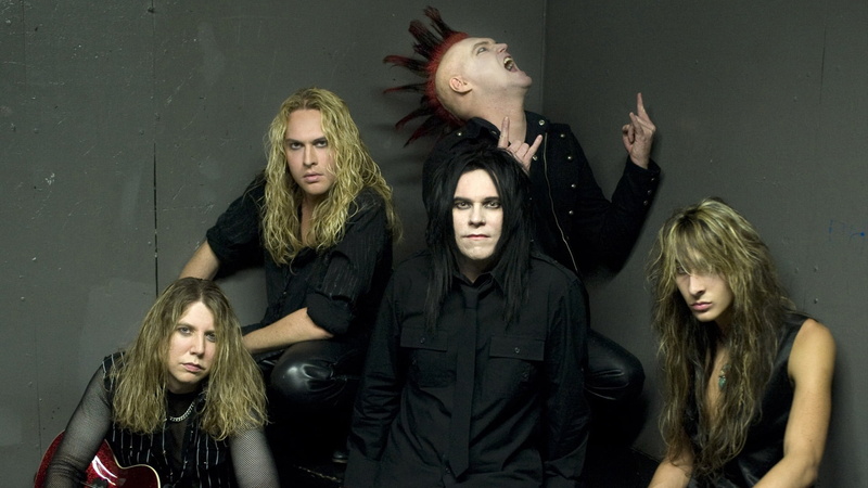 standing, indoors, teenager, iroquois, romance, portrait, people, scream, males, hair, band, lizzy borden, adult, 1080P, friendship, nightlife, casual clothing