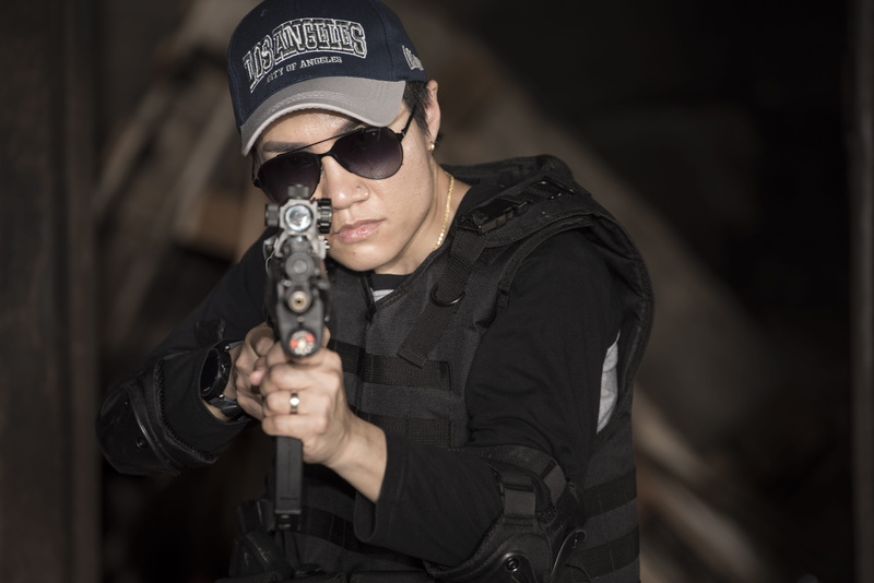 security staff, hat, los angeles, focus, csi, aggression, special forces, aiming, woman, gun man, 5K, man, shoot, conflict, sun glasses, safety, rifle