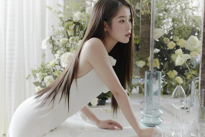 white dress, vases, singer, flowers, leaning, mirror, brunette, sink, IU, Asian, 1080P, long hair, curtain, Korean women