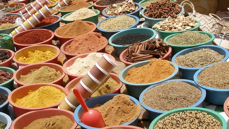 no people, food and drink, market stall, for sale, Market, cinnamon, large group of objects, retail, spice, food, still life, wellbeing, Condiments, cardamom