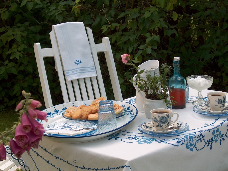 toile, plant, sweden, table, coffee break, summer, food, flower, chair, embroidered, refreshment, vase, ready-to-eat, near, no people, top, coffee party