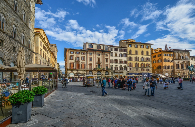 nature, cloud - sky, men, women, day, tuscany, large group of people, europe, renaissance, building, adult, italy, lifestyles, crowd, cafe, city, 4K, leisure activity