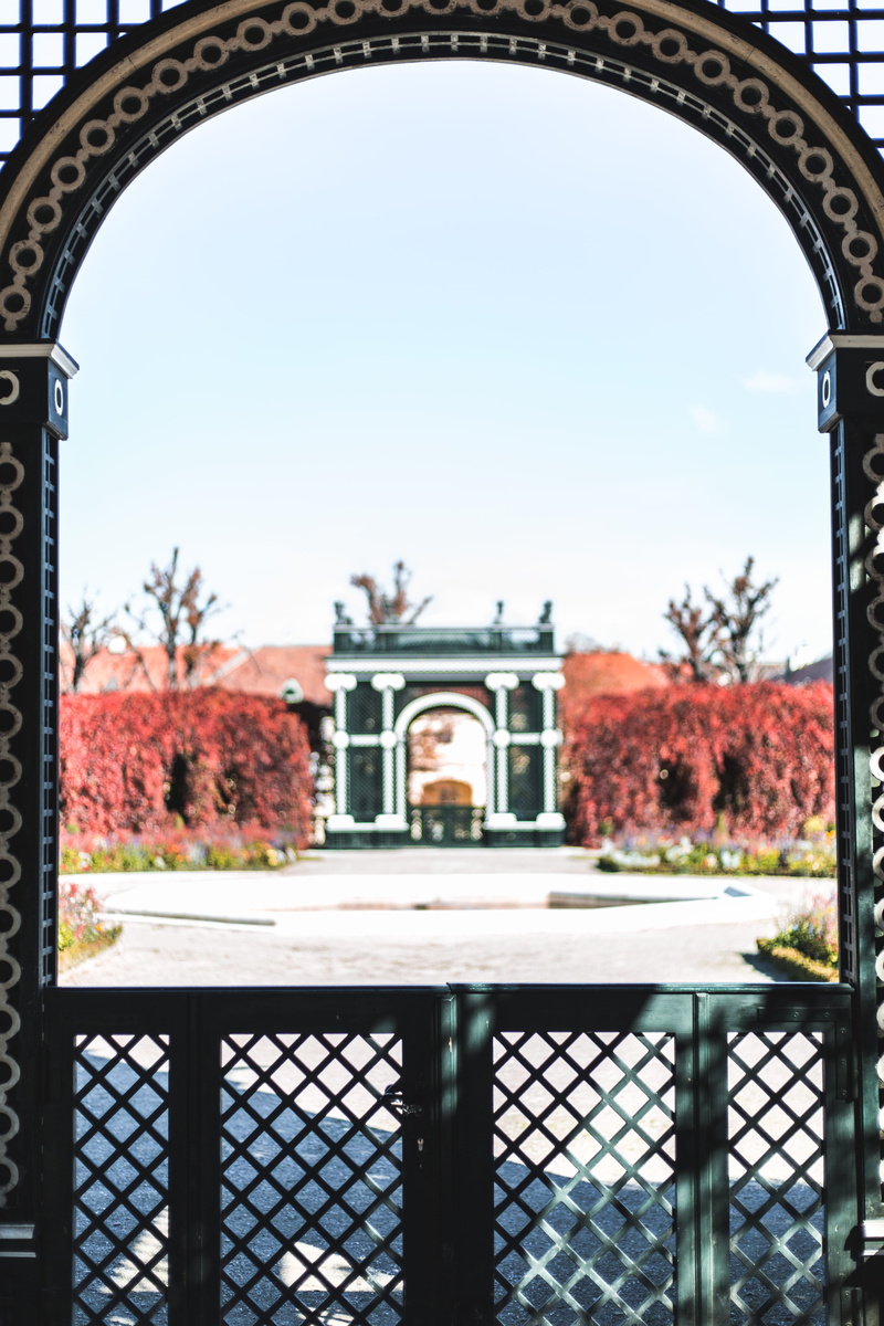 austria, change, gate, day, tourism, vienna, wien, entrance, built structure, metal, bokeh, schönbrunn palace, city, schönbrunn, travel destinations, travel