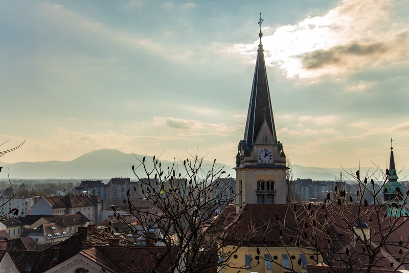 spire, tower, 5K, place of worship, architecture, mountains, autumn, city, religion, winter, residential district, nature, ljubljana, no people, townscape