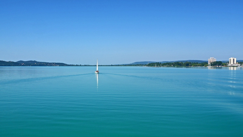 clear sky, north at 5 mph, copy space, boat, transportation, white, 4K, beauty in nature, near, nature, lake balaton, coastline, architecture, tranquility