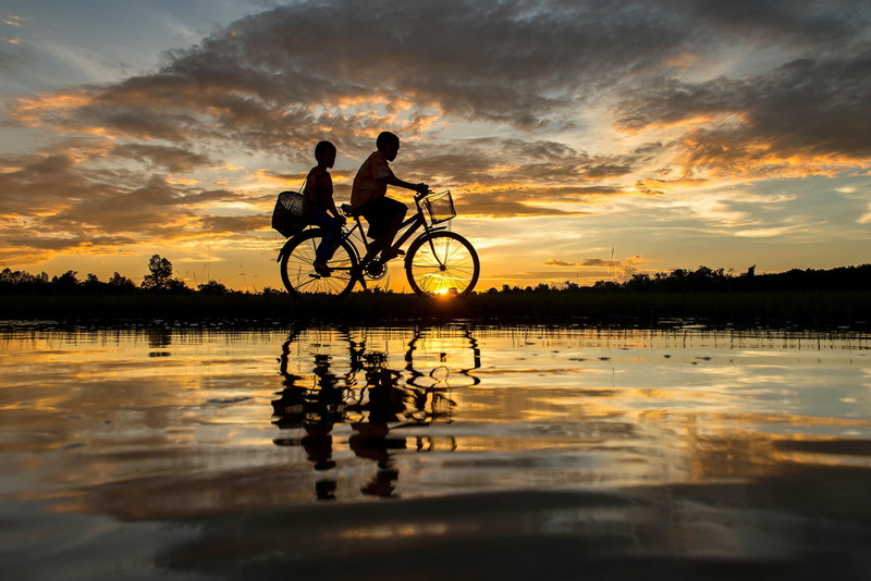 lifestyles, lake, mode of transportation, sky, outdoors, bicycle, scenics - nature, transportation, sunset, water, land vehicle, men, 1080P, cloud - sky