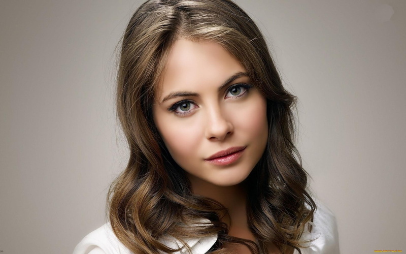 front view, one person, long hair, fashion, young adult, face, looking at camera, beautiful people, beautiful woman, Willa Holland, model, human hair, hairstyle