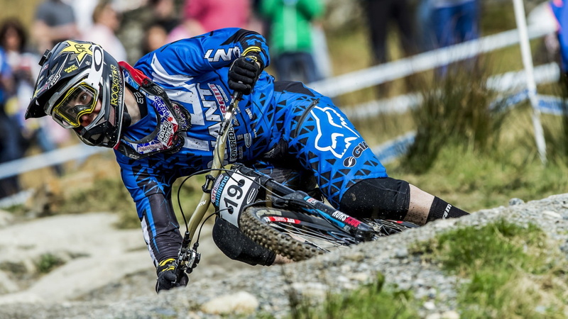 suit, field, dirt, 1080P, one person, adult, blue, clothing, bicycle, nature, lifestyles, men, young adult, real people, sport, bike, fox, headwear, full length