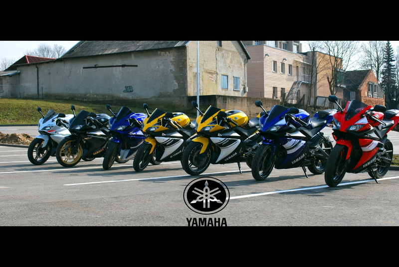 sunlight, architecture, transportation, land vehicle, built structure, building exterior, motor scooter, crash helmet, day, scooter, parking, car, 4K