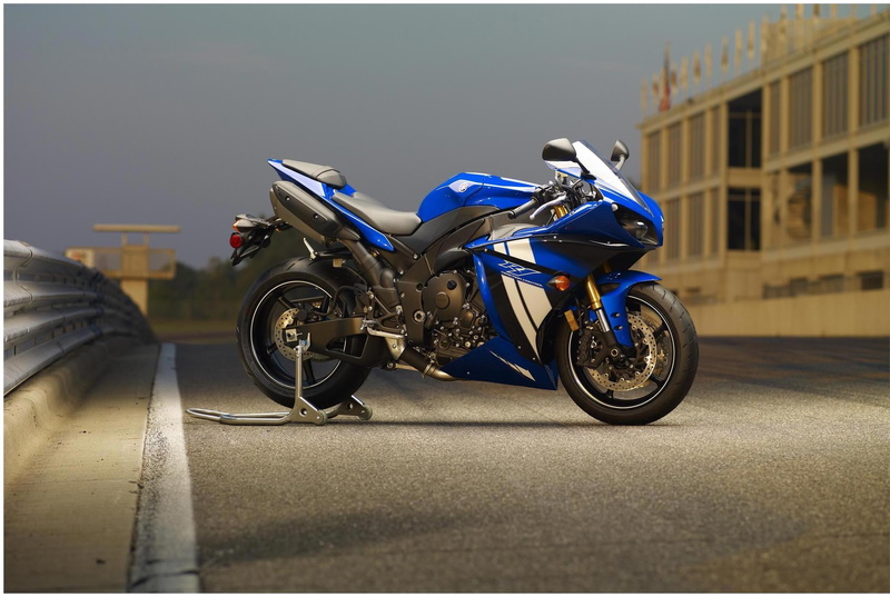 mode of transportation, sky, wheel, focus on foreground, supersport, transportation, stationary, city, blue, surface level, 1080P, built structure, black
