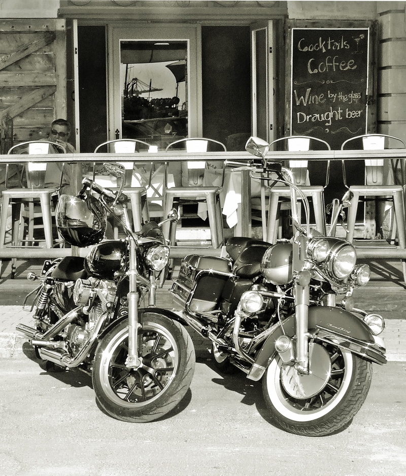 machine, motorcycles, communication, transportation, speed, cruiser, mode of transportation, motorbike, helmet, motorcycle, cafe, old, style, harley davidson