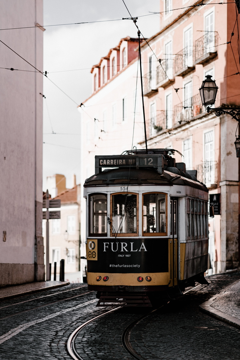 12, 5K, furla, house, white, day, yellow, rail transportation, built structure, track, tram, neighbourhood, travelling, raod, communication, residential district