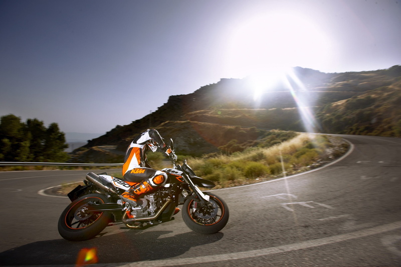 supermoto, street legend, 2K, motocross, wheelie