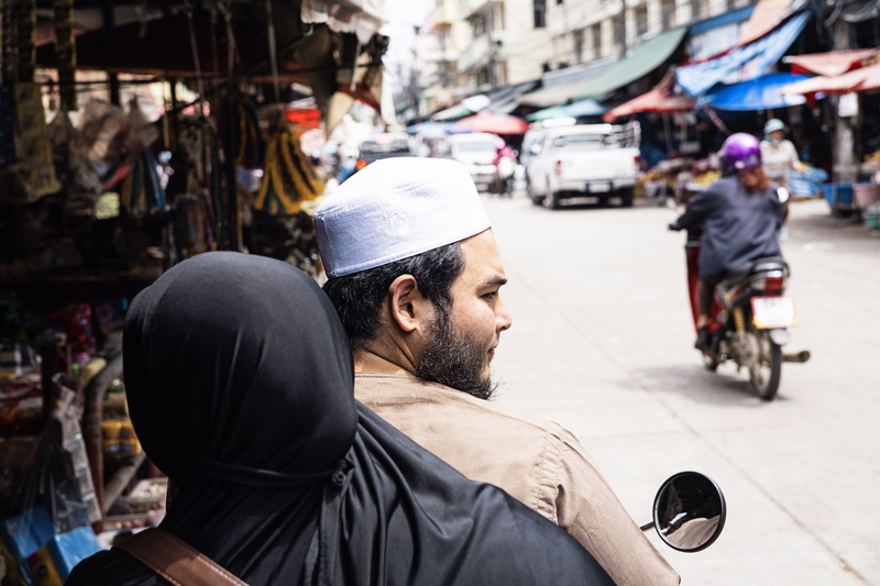 mode of transportation, riding, woman, 5K, lifestyles, market, persons, casual clothing, traffic, motorcycle, focus on foreground, person, transportation