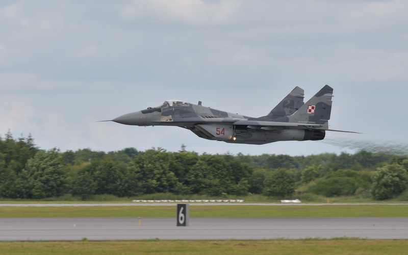 side view, flying, air Vehicle, fighter Plane, Mig29, military Airplane, Fighter Aircraft, plane, nature, Airplane, government, war, air Force, weapon