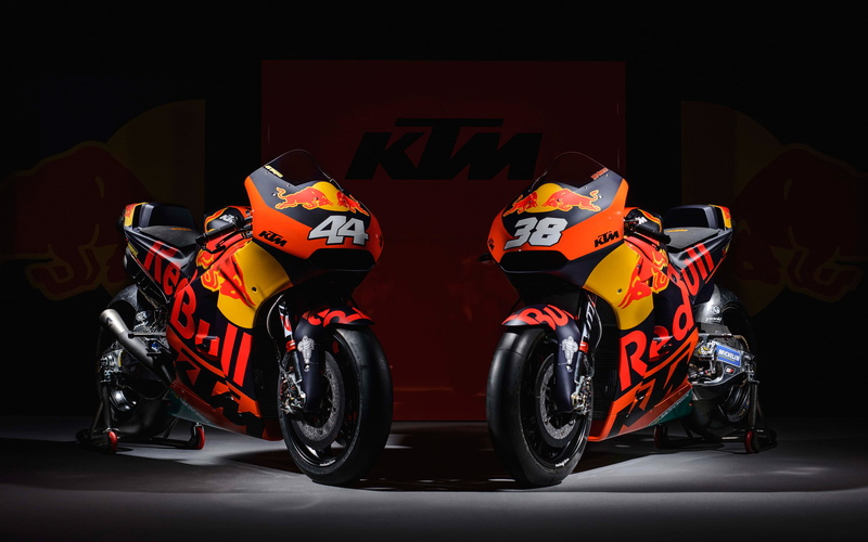 motorsport, wheel, mode of transportation, no people, crash helmet, rc, motor racing track, sport, headwear, studio shot, MotoGP, sports race, competition