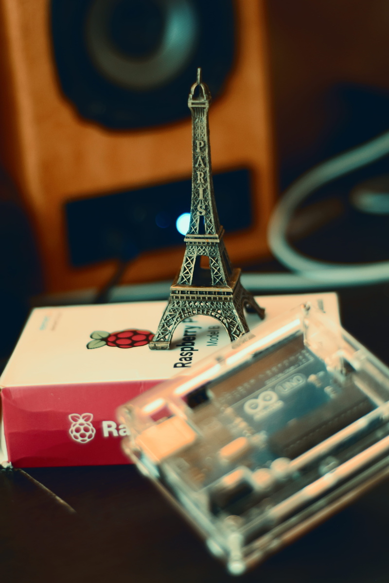 metal, arduino, 5K, wireless technology, technology, computer chip, close-up, no people, text, paris, connection, selective focus, colombia, electronics industry
