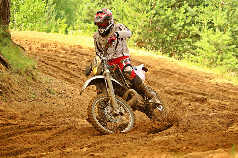 ride, sports helmet, extreme sports, enduro, nature, riding, Enduro, driver, land vehicle, mud, action, one person, motorsport, Dirtbike, sand, one man only