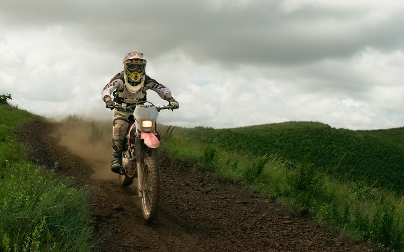 4K, motorcyclist, day, person, headwear, green, riding, white, track, bike, speed, motorcycle, mode of transportation, nature, motocross, grass, daytime