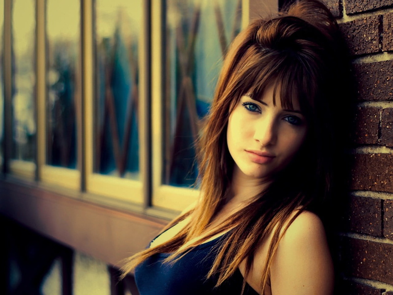 spaghetti, adult, long hair, looking at viewer, close-up, young women, Susan Coffey, hair, 720P, portrait, teenager, young adult, top, brown hair, blue