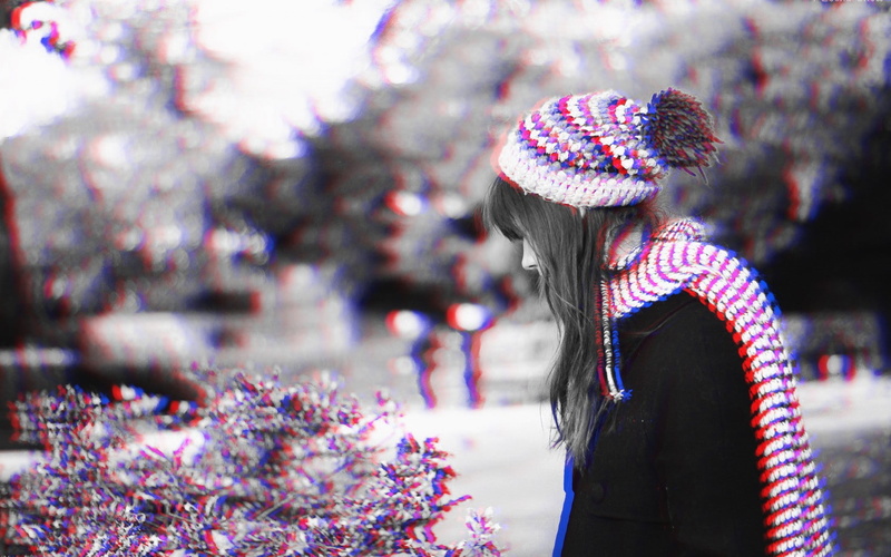 plant, warm clothing, outdoors, winter, looking, one person, 720P, women outdoors, day, clothing, anaglyph 3D, standing, hairstyle, hat, casual clothing