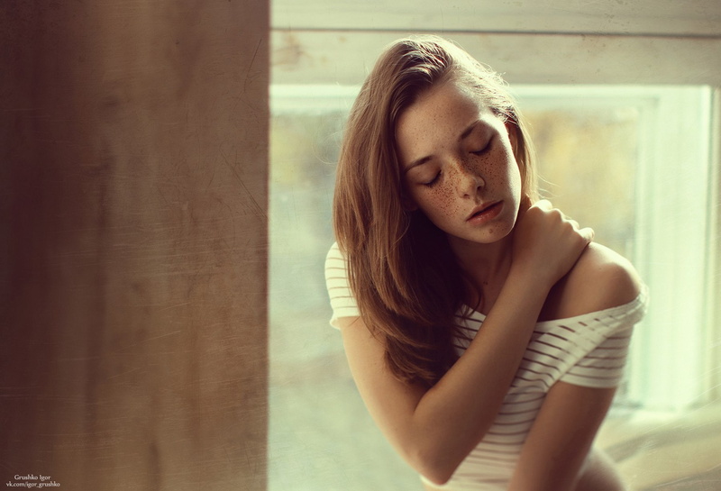 beautiful woman, one person, contemplation, Igor Grushko, looking, brown hair, freckles, hair, 720P, standing, indoors, young adult, looking down, beauty
