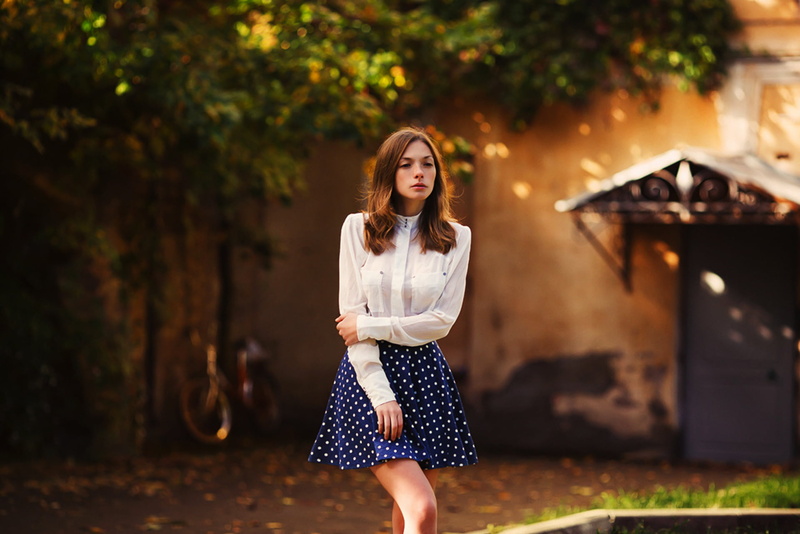 Look, 1080P, Model, portrait, Sweetheart, adult, hair, beautiful woman, Skirt, beauty, brown hair, teenager, long hair, focus on foreground, young adult