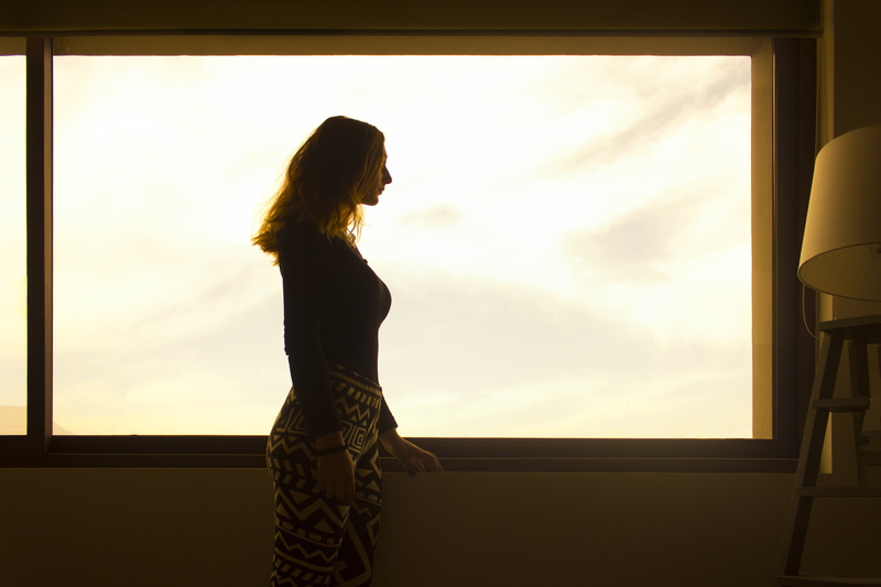 side view, hairstyle, looking at view, decoration, adult, profile, architecture, beauty, standing, near, one Person, 5K, sky, looking away, woman, looking