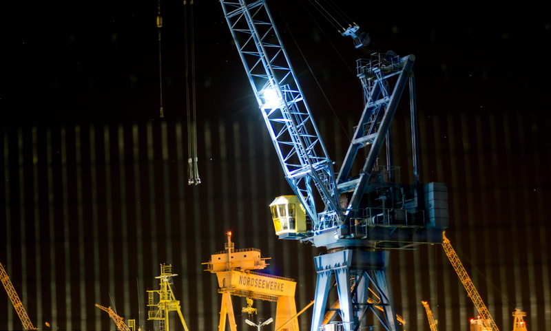 low angle view, wirtschaft, night, harbour, germany, stage, no people, nordseewerke, 5K, nature, cran, built structure, cranes, hafen, light beam, light - natural phenomenon