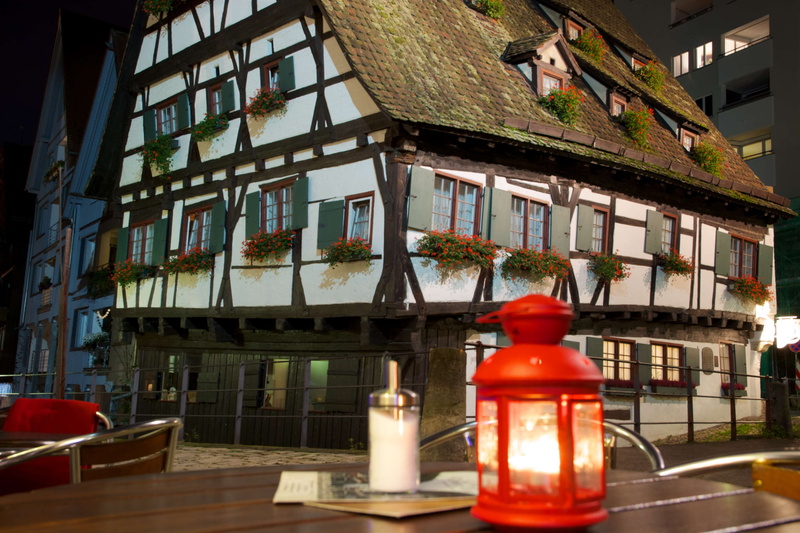 illuminated, built structure, schiefes haus, table, 4K, architecture, container, day, building, altstadt, lantern, residential district, electric lamp