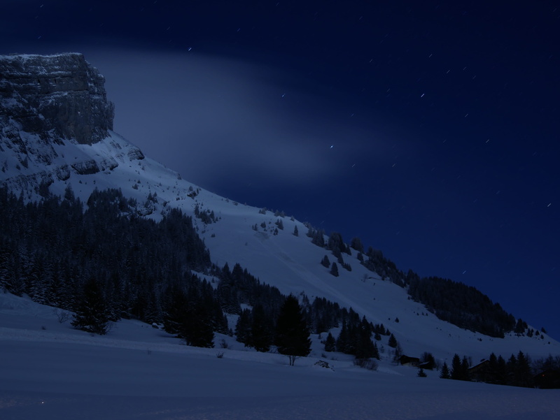 etoiles, tranquil scene, forêt, scenics - nature, sombre, nuit, no people, hiver, nocturn, cold temperature, night, col des aravis, mountain peak, tranquility