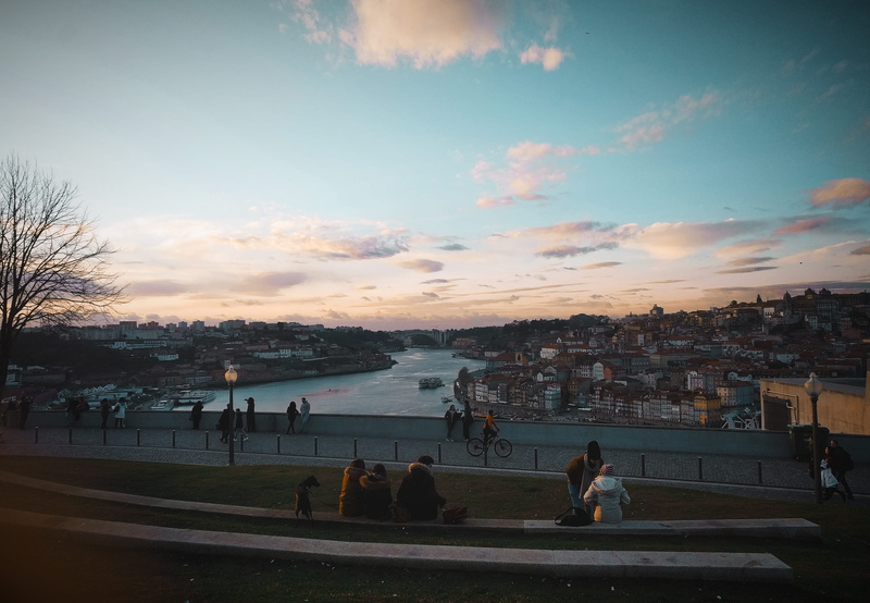 outdoors, real people, people, sunset, large group of people, city view, architecture, jardim do morro, women, crowd, landscape, vila nova de gaia, porto