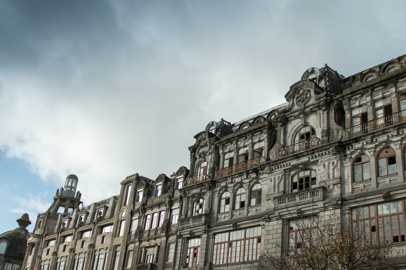 architecture, nature, low angle view, portugal, the past, porto, apartment, built structure, outdoors, 4K, windows, praça, building exterior, roof, town