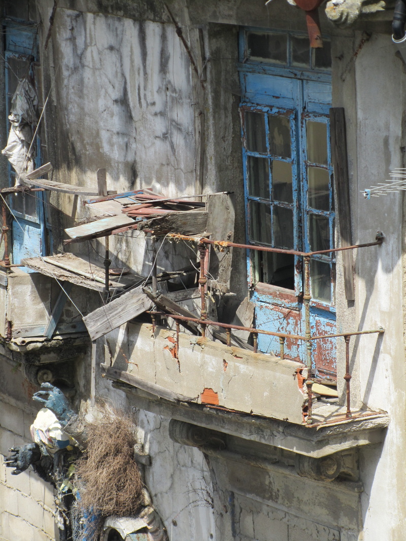 abandoned, building exterior, broken, built structure, shambles, ruined, obsolete, bad condition, desolate, house, uninhabitable, demolished, ruin, building