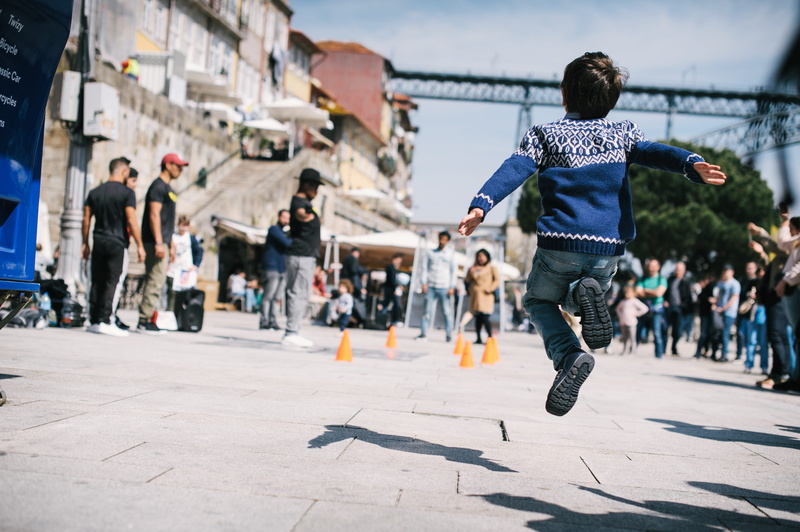 casual clothing, dance, leisure activity, men, portugal, city, play, 4K, group of people, lifestyles, outdoors, human arm, ribeira, motion, porto, boys