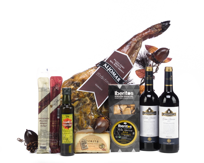 white background, wine bottle, batch ham, iberian, refreshment, large group of objects, ham, drink, copy space, gastronomy, power, still life, alcohol