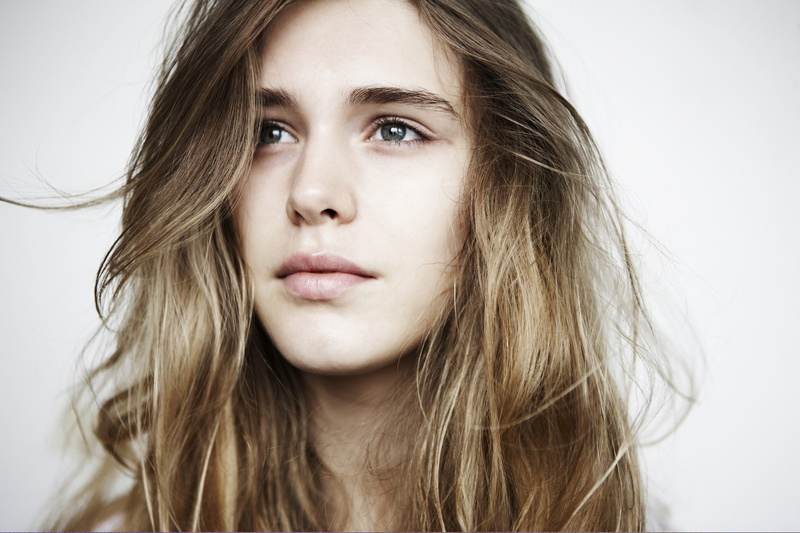 look, 2K, Jaya Weiss, actress, Gaia Weiss