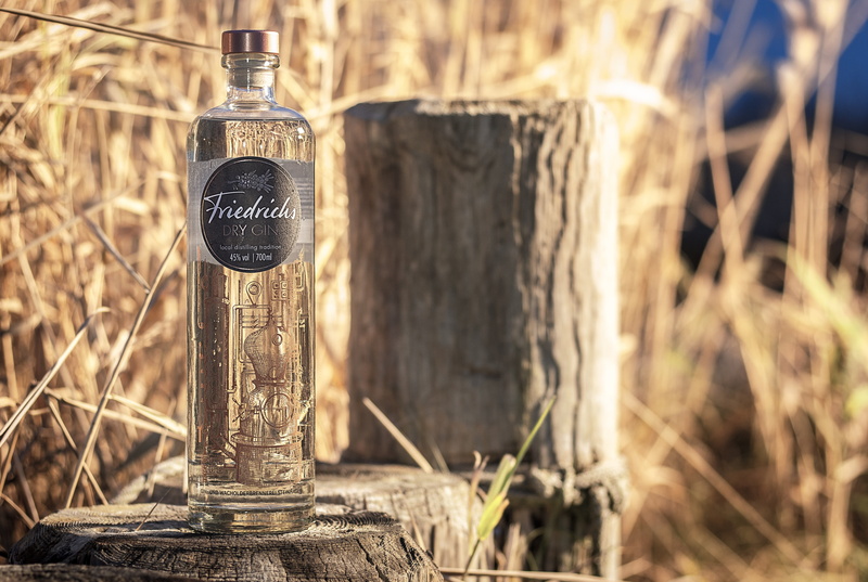 day, blue, stone, graphics, 4K, surface, glass, tree, mixed drink, gray, communication, frederick, service, close-up, clear, outdoors, plant, culture