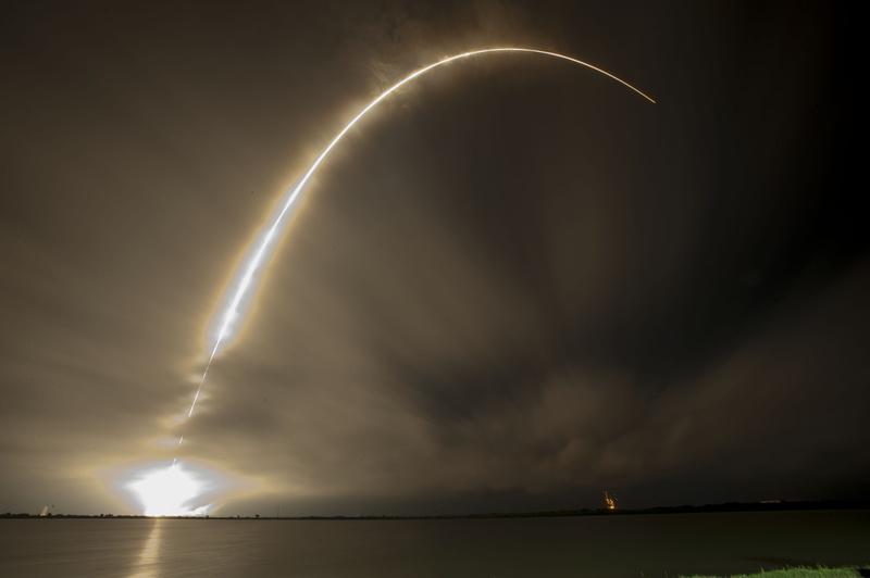 launch pad, tranquil scene, horizon over water, astronomy, 4K, cape canaveral, vehicle, flying, spacex, cloud - sky, launch, speed, sky, water, night