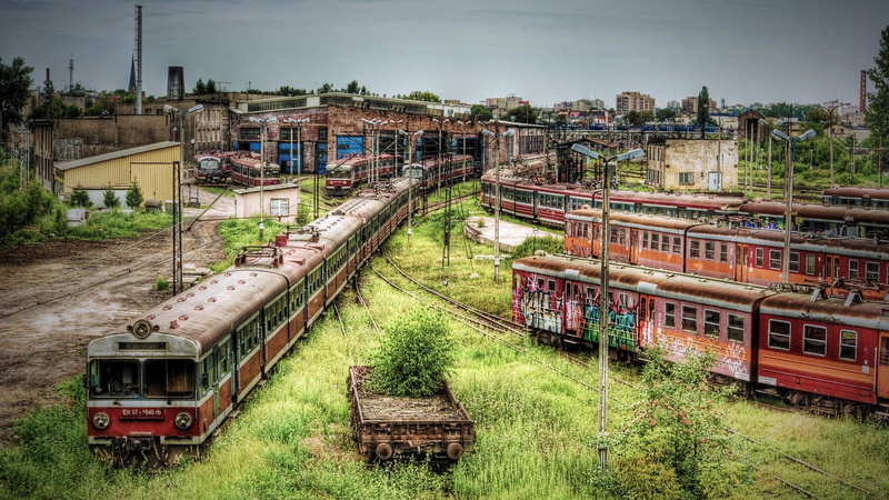 train - vehicle, 1080P, rail transportation, railroad car, no people, red, land vehicle, transportation, day, mode of transportation, plant, vehicle, train