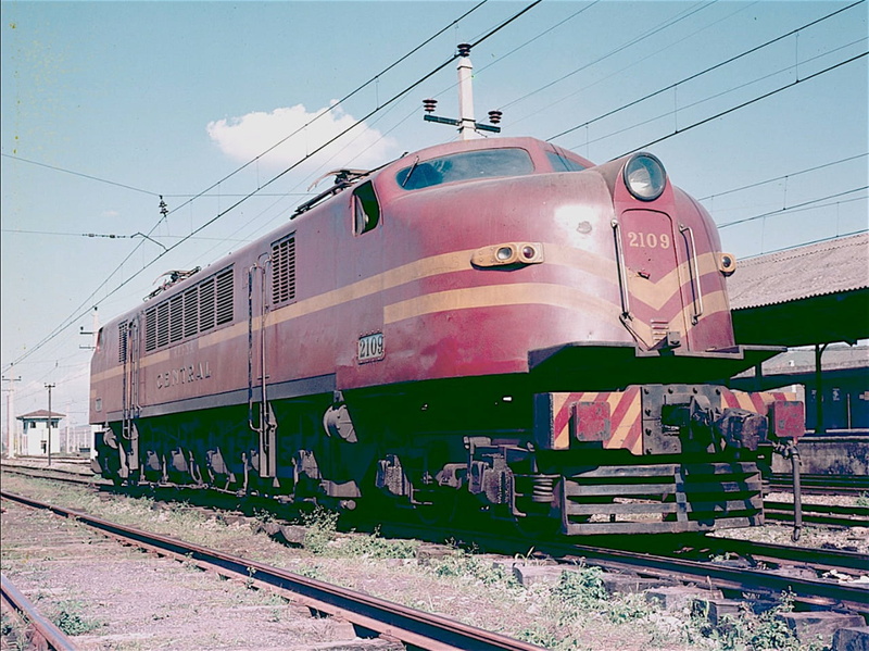 R.F.F.S.A, train - vehicle, track, electricity, public transportation, transportation, rail transportation, railroad station, business, station, mode of transportation